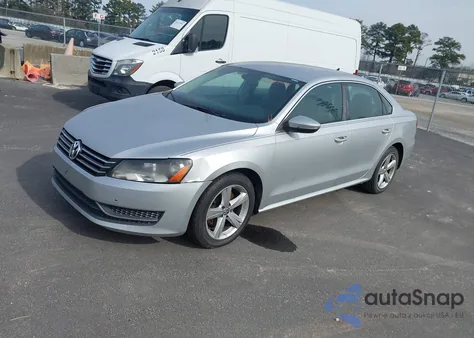 2012 Volkswagen Passat 2.5L Se из США, поврежденный, VIN 1VWBH7A31CC101583